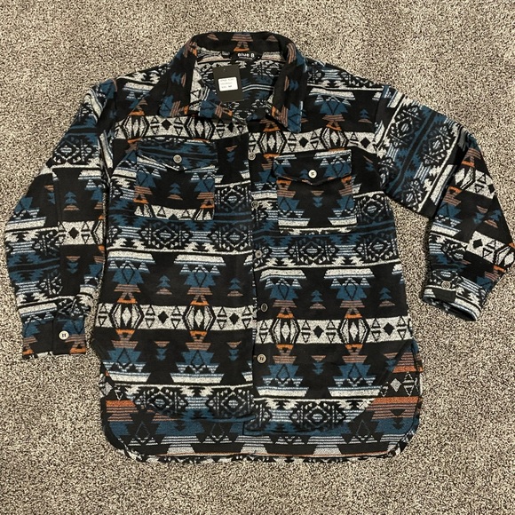 Aztec Shacket - Picture 1 of 3